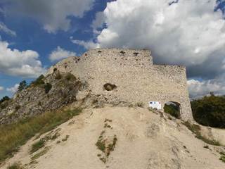 Čachtický hrad 02