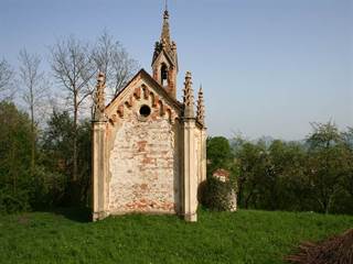 Neogotická kaplnka v Bohuniciach 03 - Janula