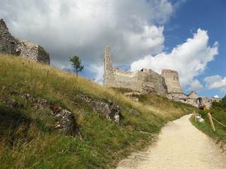 Čachtický hrad 03