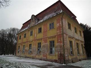 Kaštieľ v Chtelnici 9