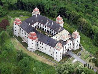 Kaštieľ v Haliči 1 -  Civertan