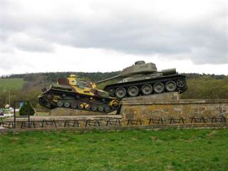 Pamätník duklianskych tankistov 8