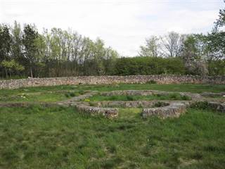 Zrúcanina kostolíka v Krásne 3 - Andrea Jakubíková