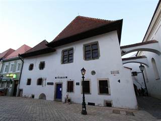 Miklušova väznica 2