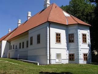 Kaštieľ v Jelenci 5