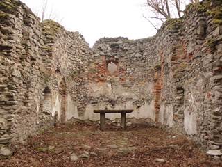 Zrúcanina kostola na Vrchhore 04