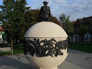 Pamätník Mórica Beňovského 3