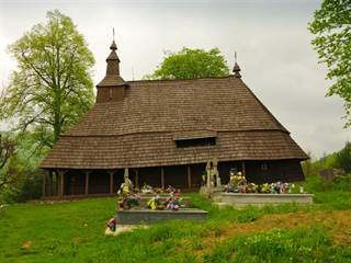 Drevený kostolík v Topoli 2 - www.shutterstock.com